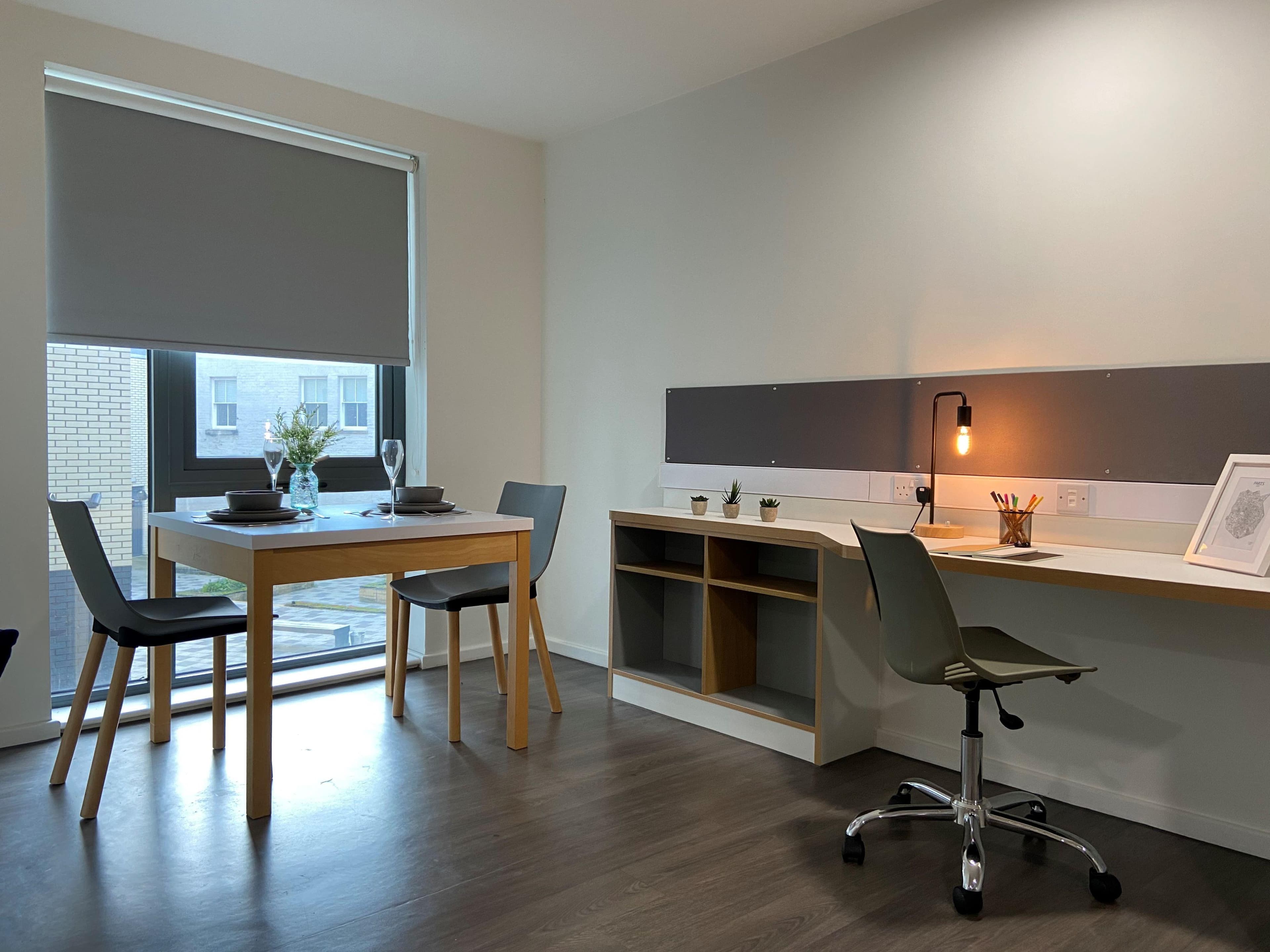 Dining-and-Desk-Landscape-Laycock-Studios-Studio-platinum