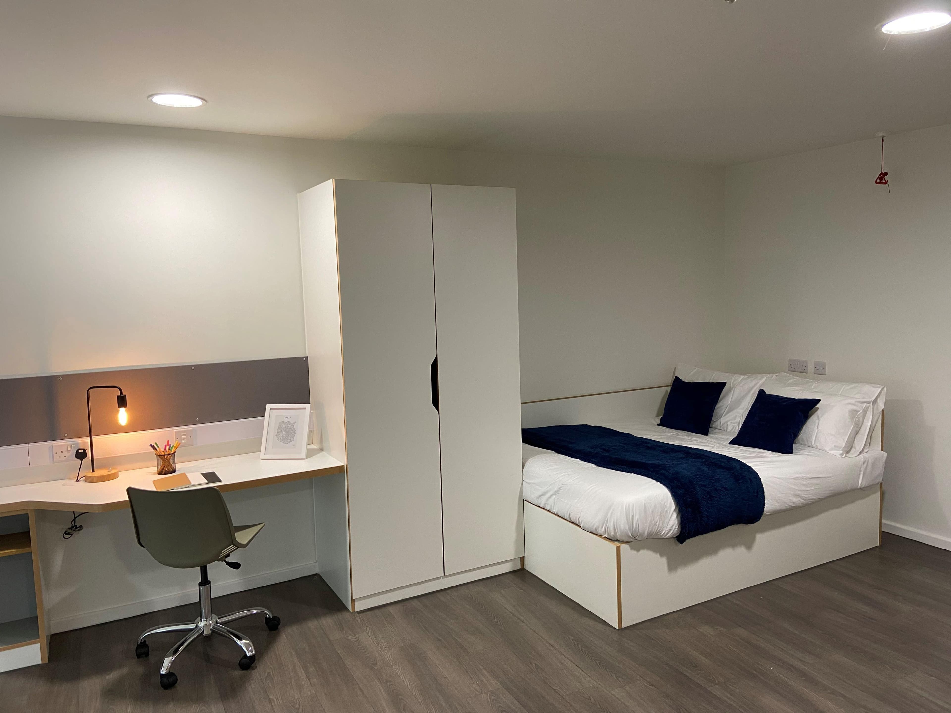 Bed-and-Desk-Landscape-Laycock-Studios-Studio-platinum