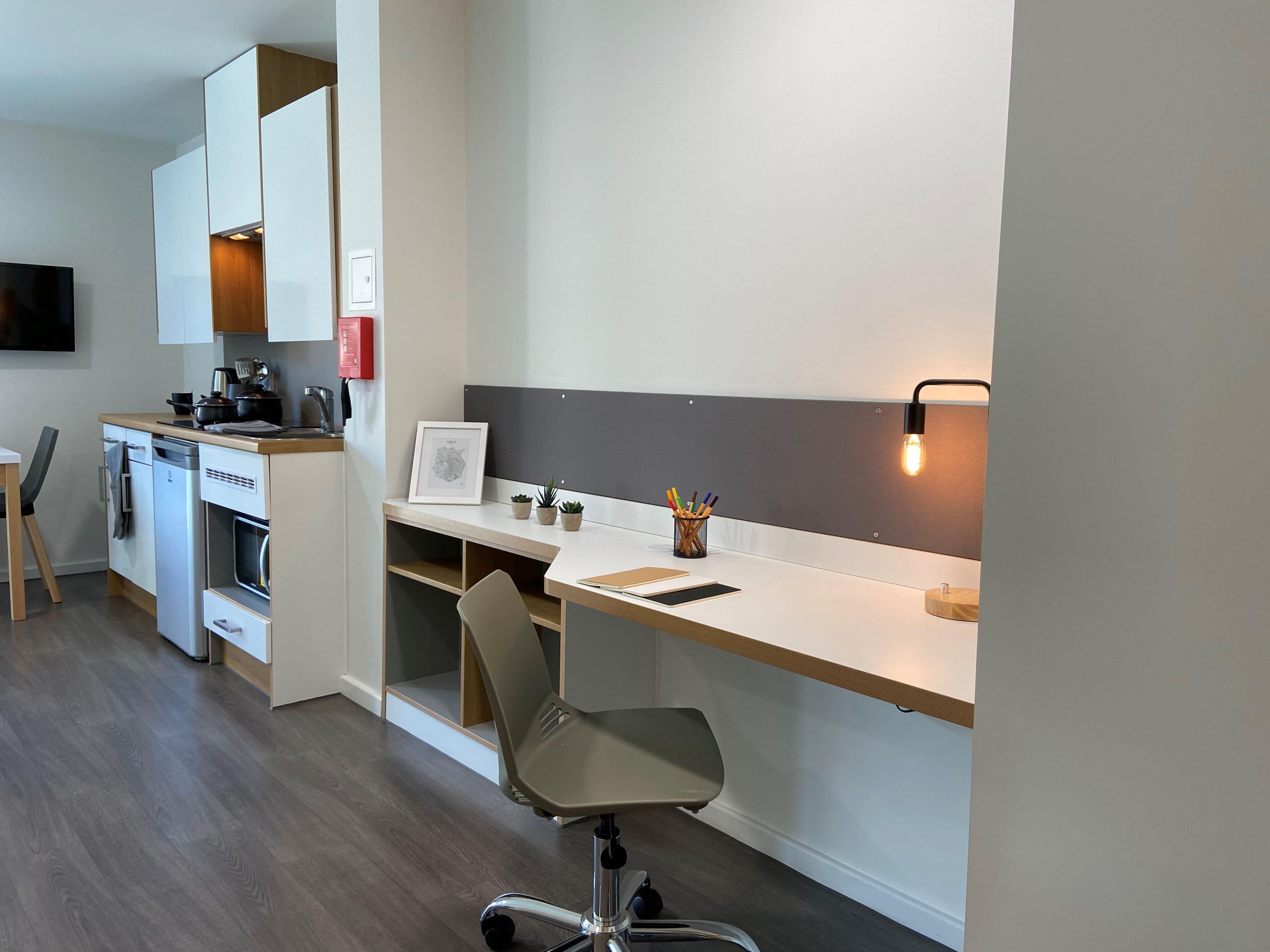 Desk-and-Kitchen-Landscape-Laycock-Studios-Studio-bronze-4