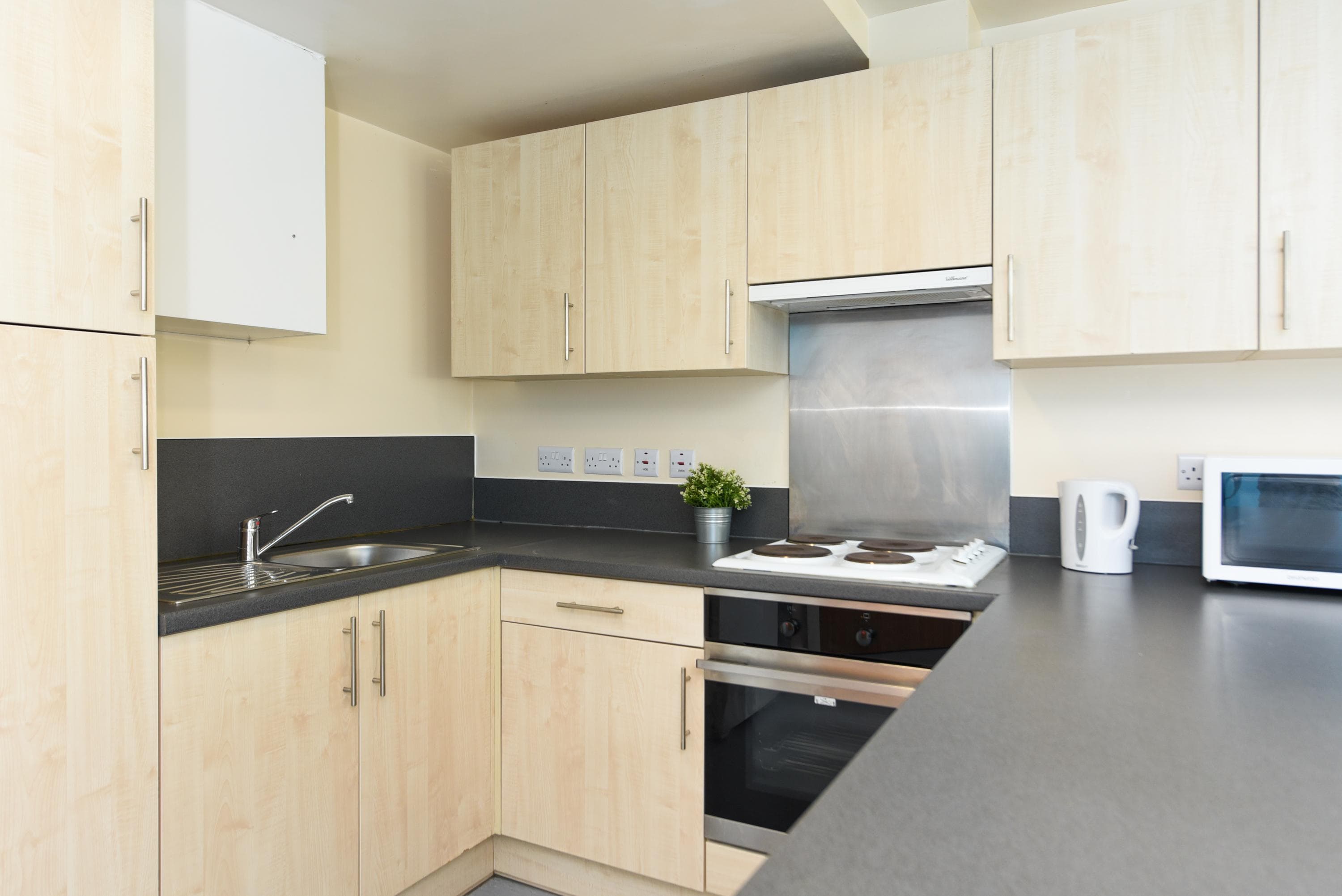 Nottingham-Trinity-Square-kitchen-2