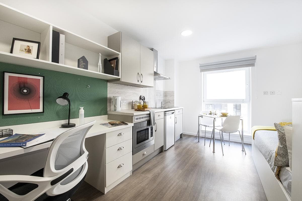 pittodrie-street-Studio-flat-2