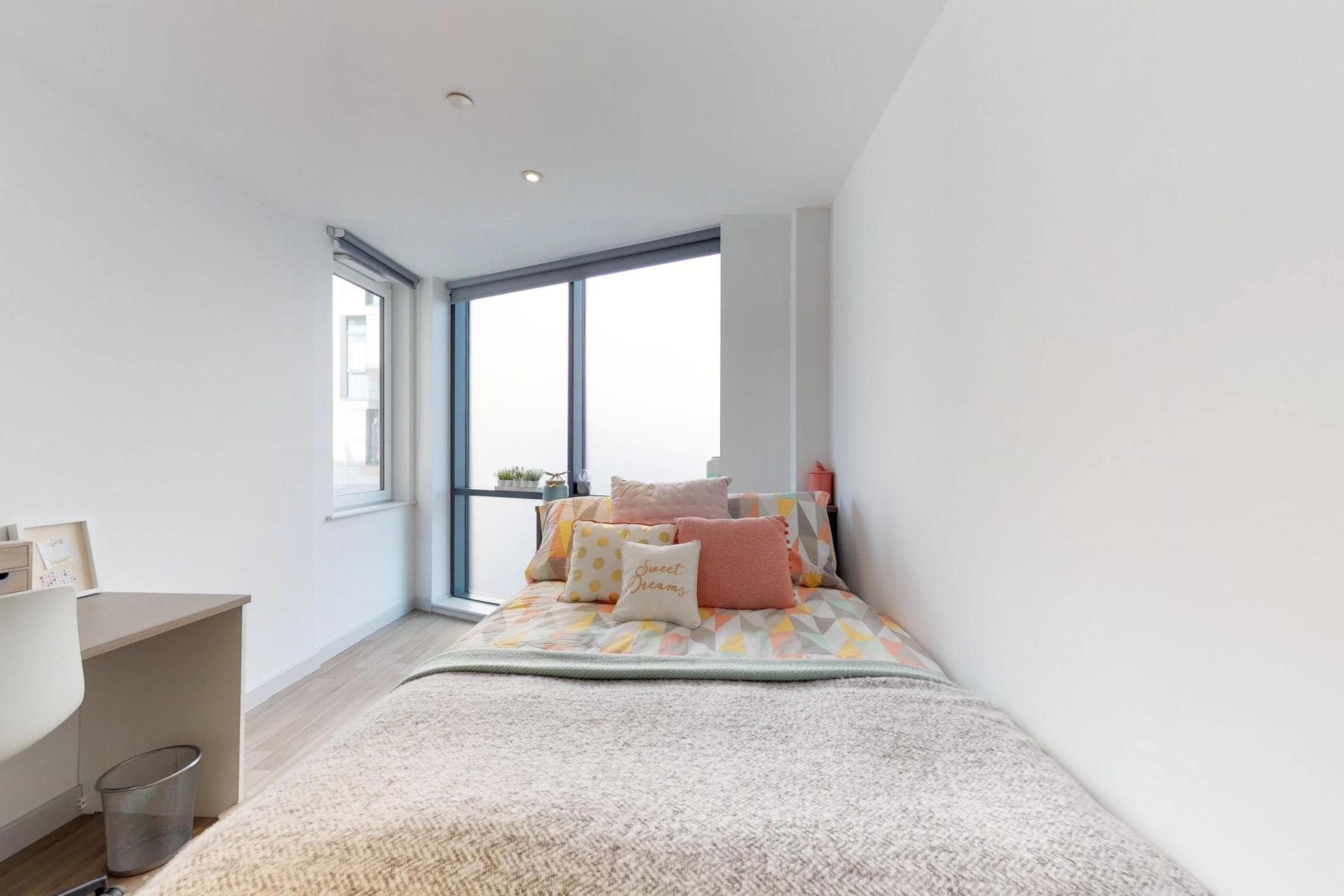 9666740.jpg
