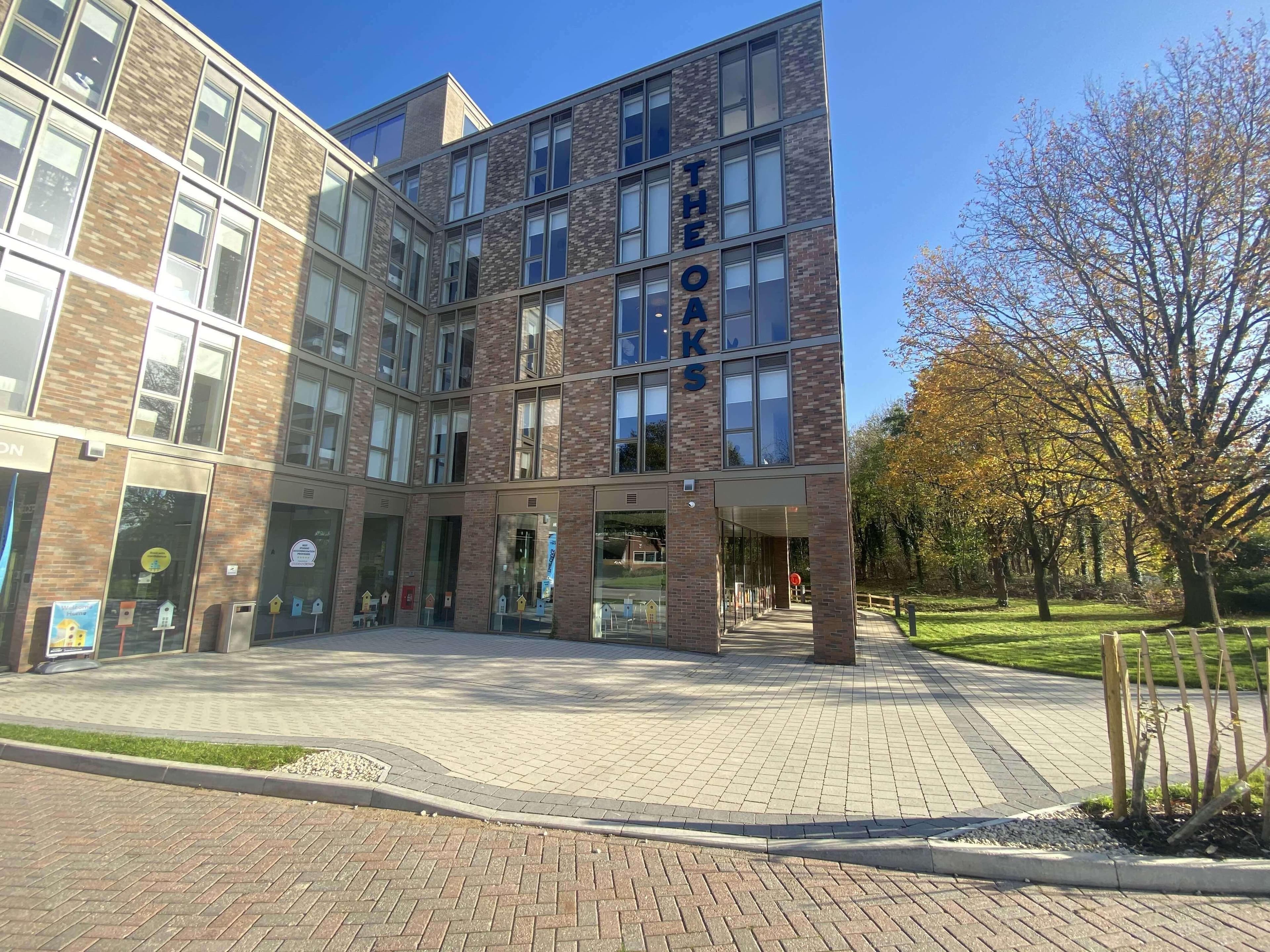 The_Oaks_External