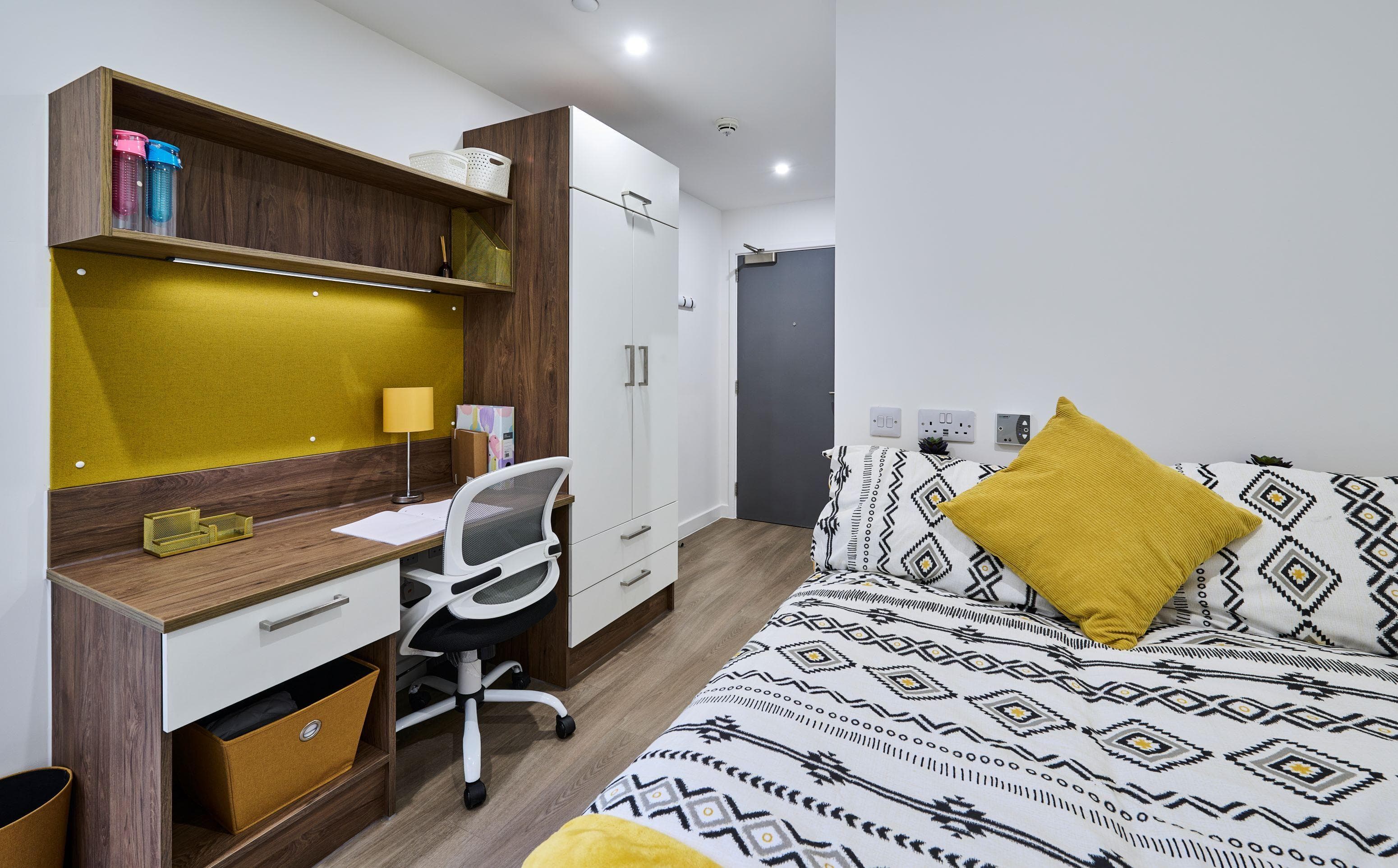 The_Oaks-Ensuite-Large-Flat-5