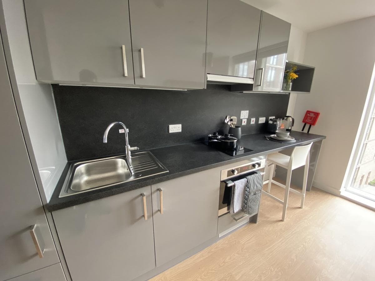 The-Oaks-Studio-Silver-2