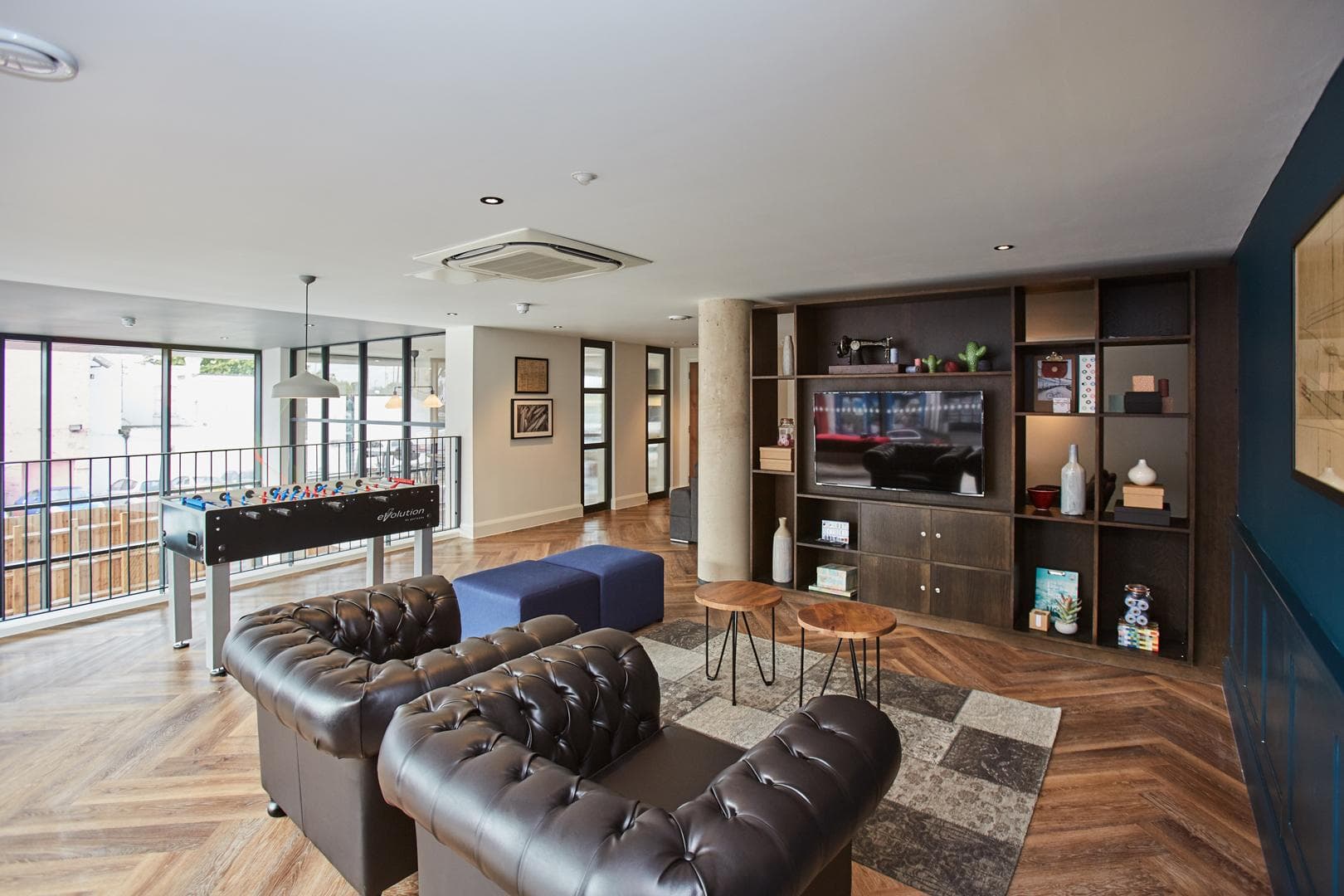 Mannequin-House-Communal-lounge